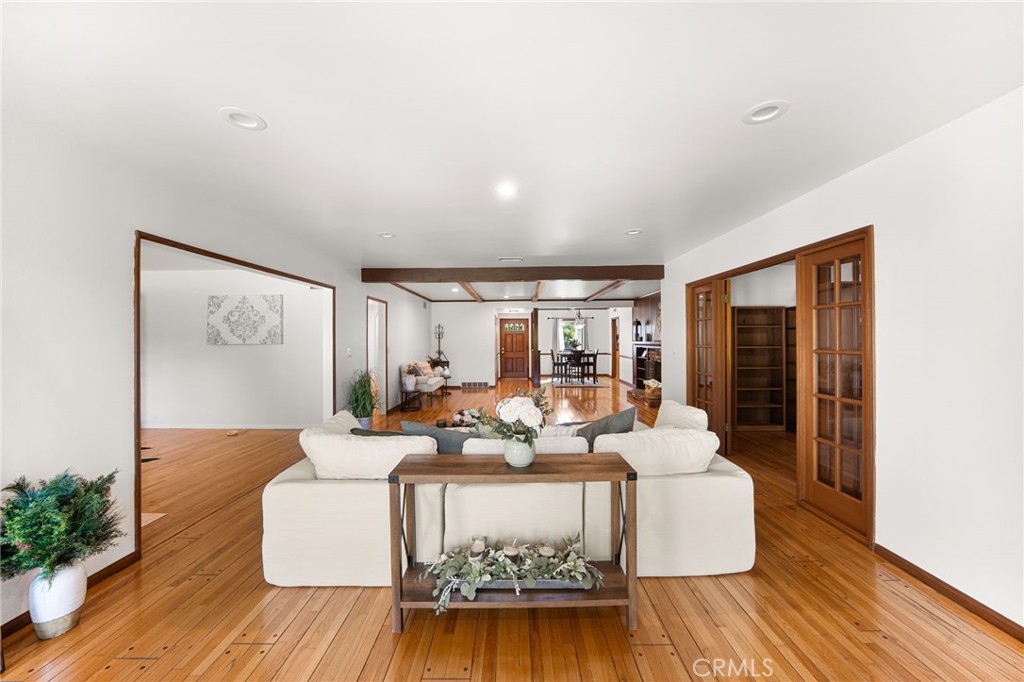 8847 White Oak Avenue Property Photo 16