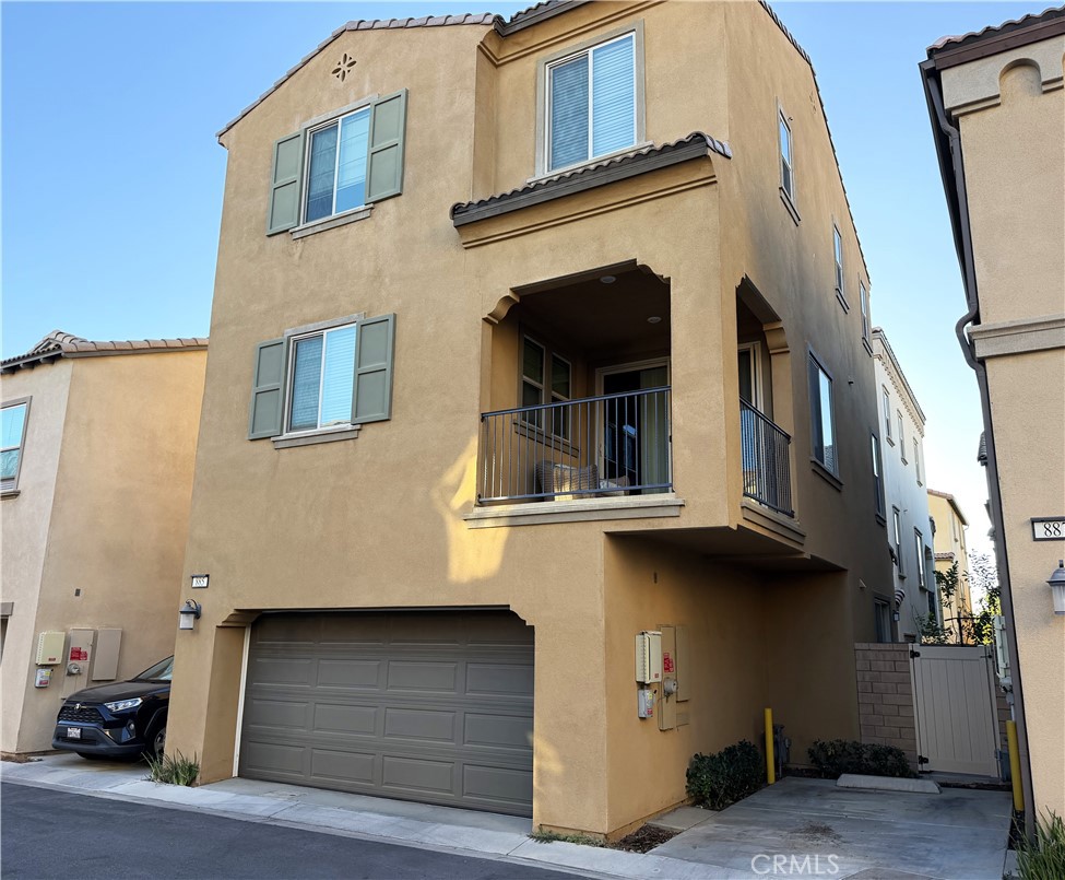 885 Pear Court Property Photo 1