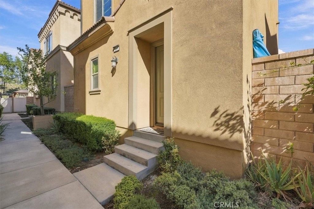 885 Pear Court Property Photo 1