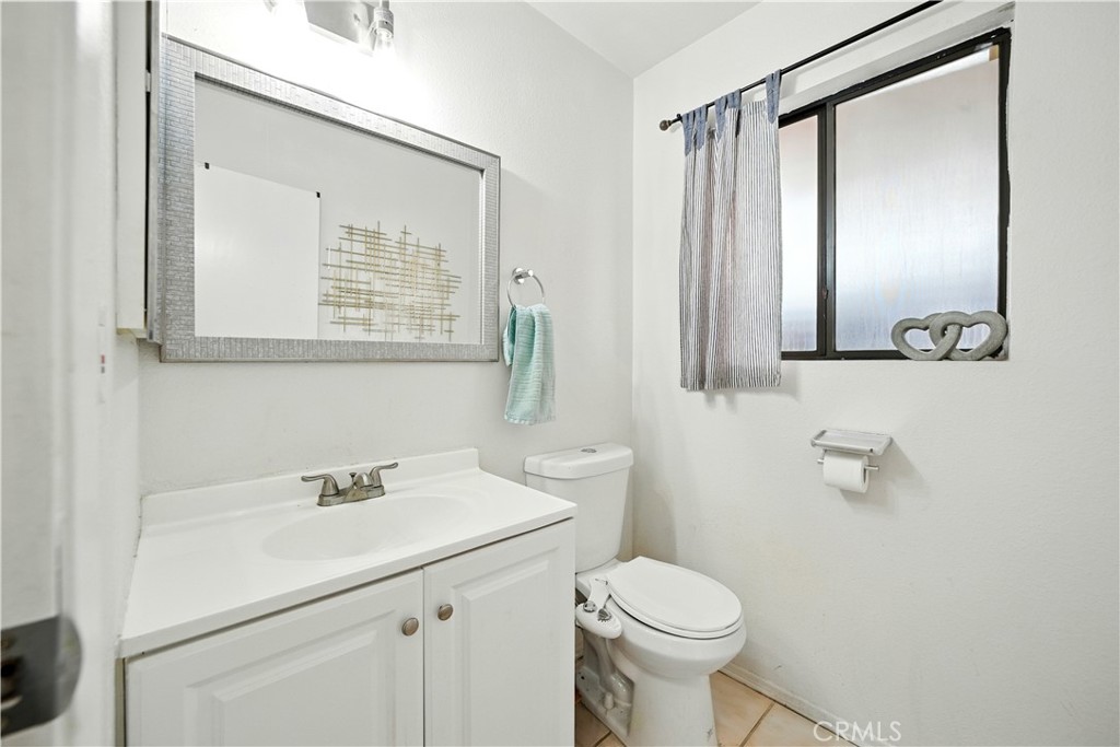 14937 Sherman Way 7 Property Photo 29