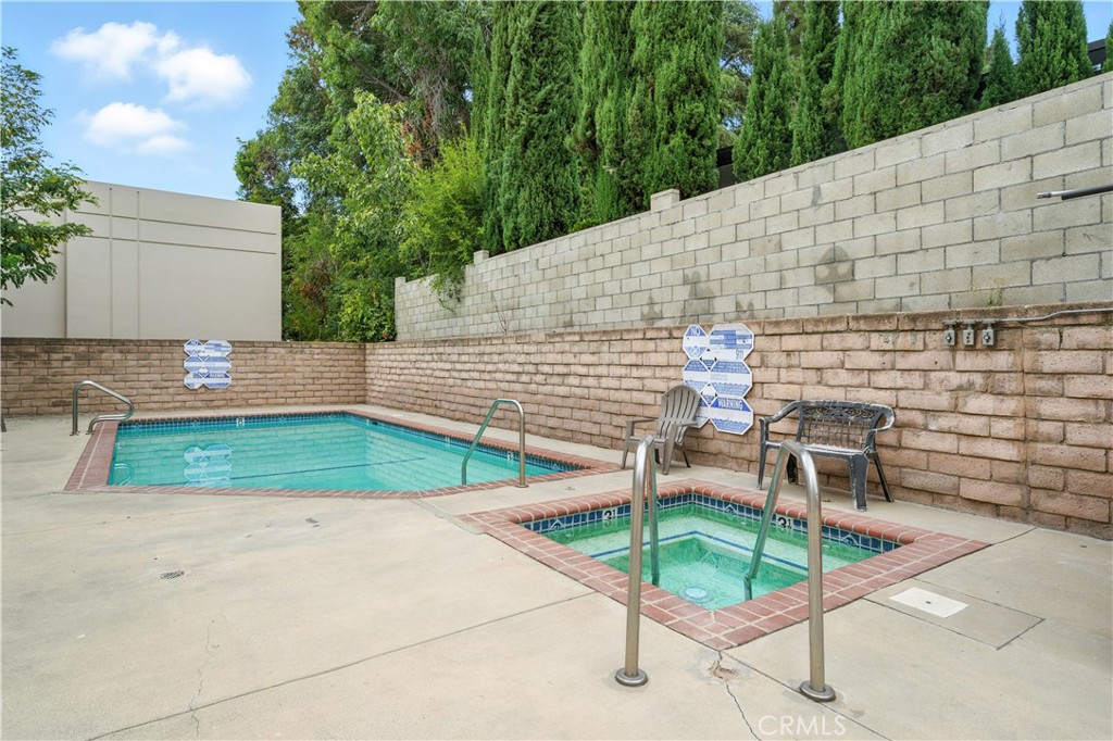 14937 Sherman Way 7 Property Photo 34
