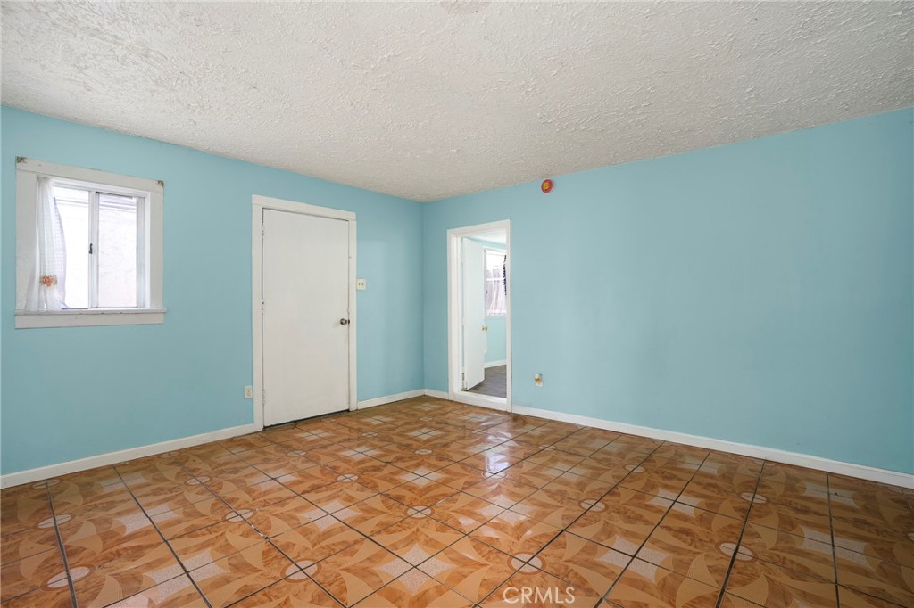 2714 Walnut Street Property Photo 22