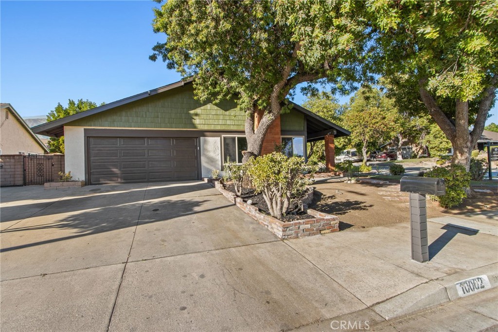 10002 Ashford Court Property Photo 4