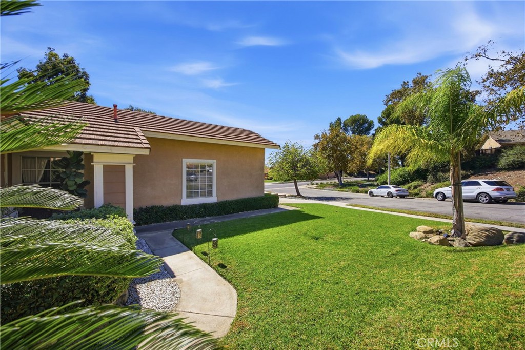 6393 Kettle Peak Place Property Photo 9