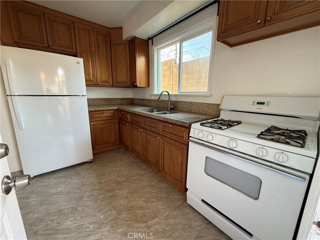 1415 N Cherokee Avenue 6 Property Photo 8