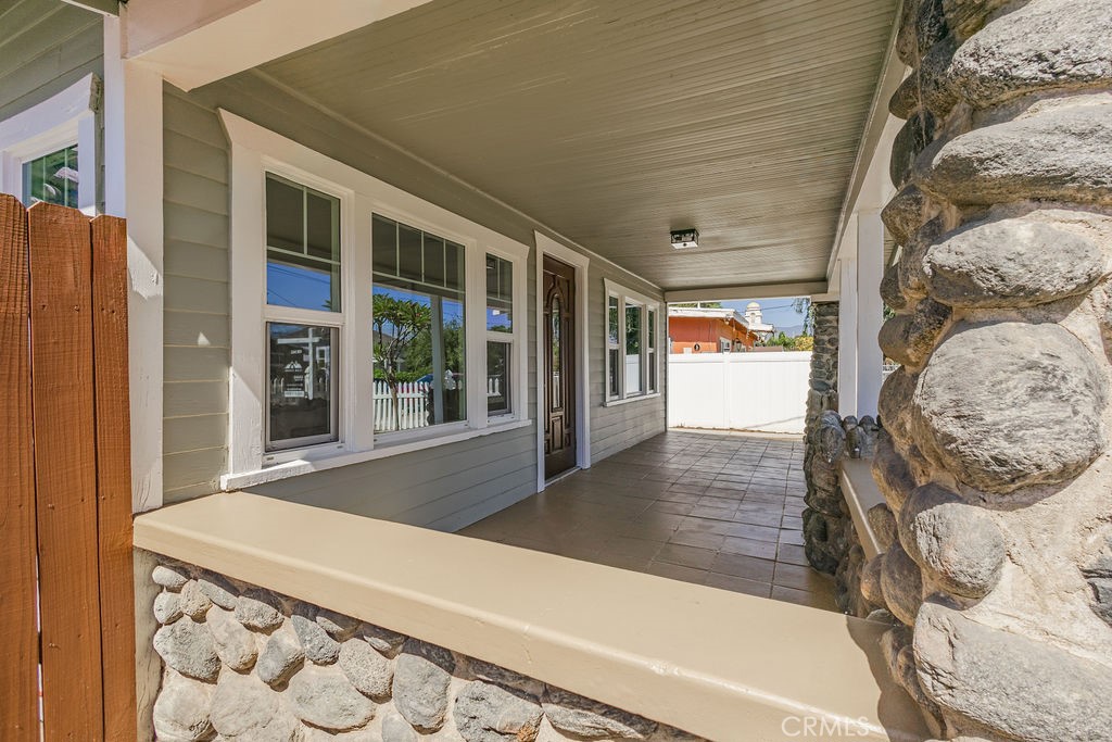1135 Columbia Street Property Photo 5