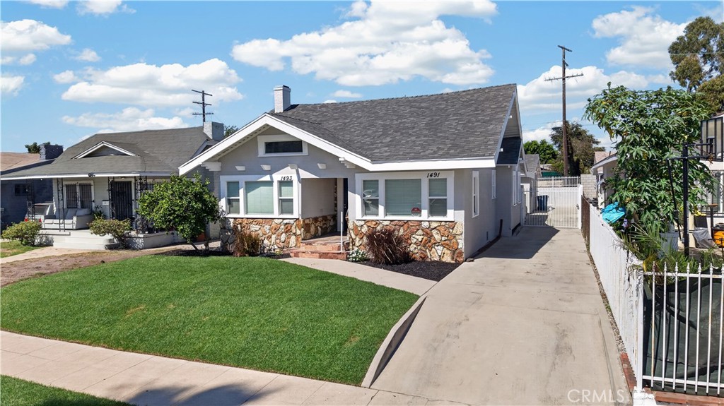1493 W 47th Property Photo 1