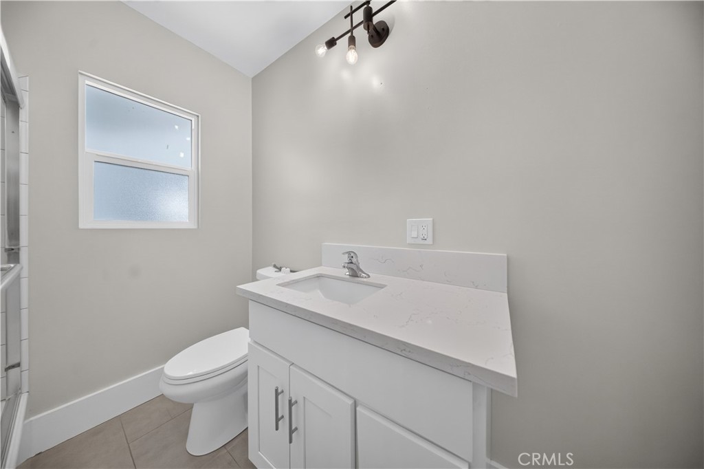 1493 W 47th Property Photo 20