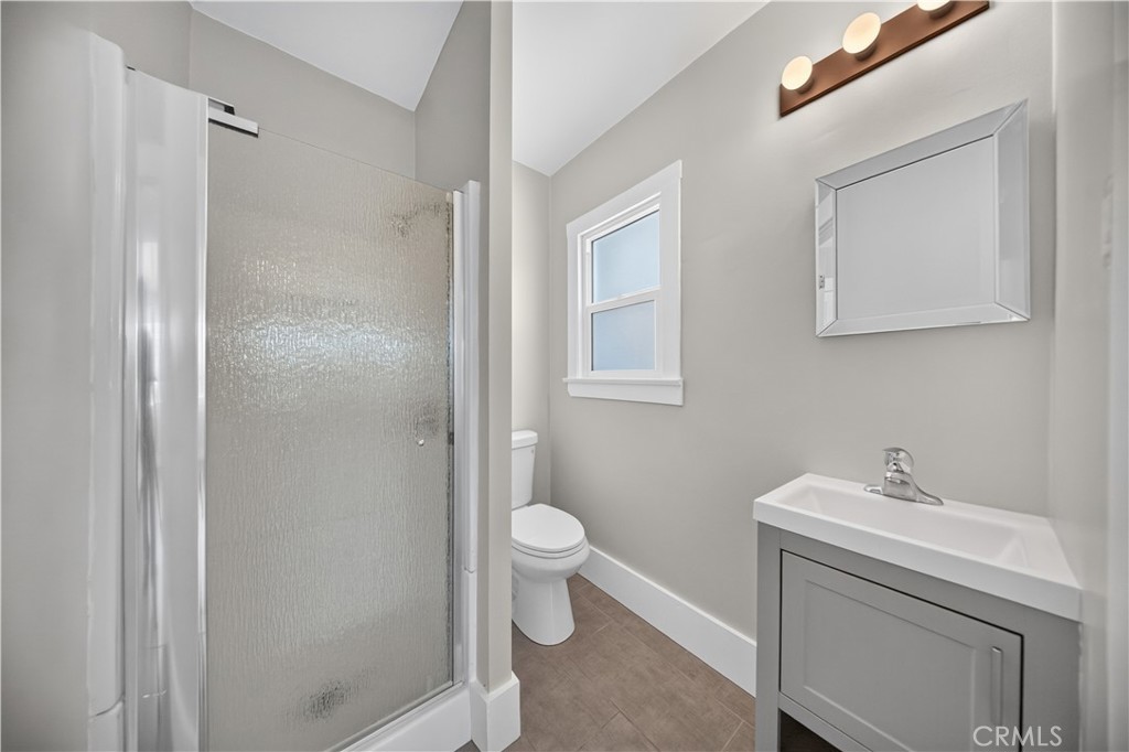 1493 W 47th Property Photo 32