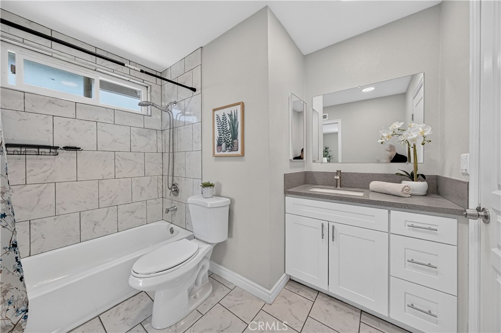 23547 Decorah Property Photo 25