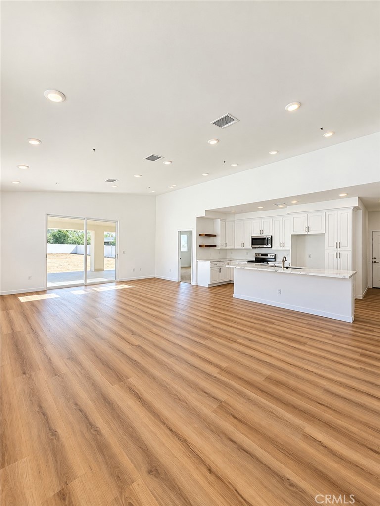 1290 Pennsylvania Property Photo 4