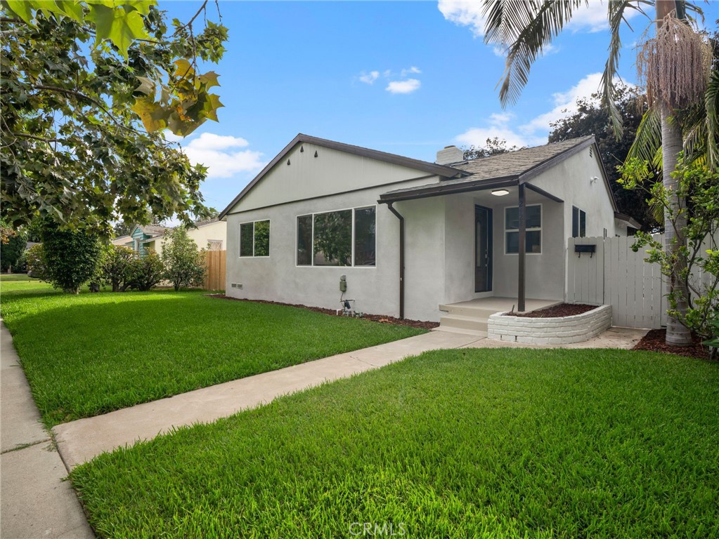 2422 N Forest Property Photo 3