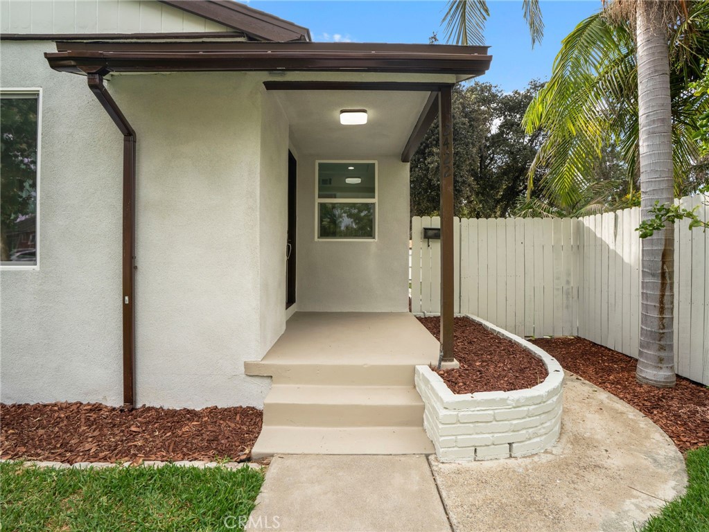 2422 N Forest Property Photo 4