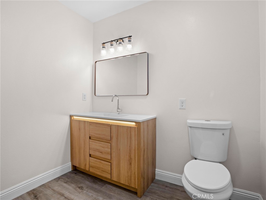 2422 N Forest Property Photo 11