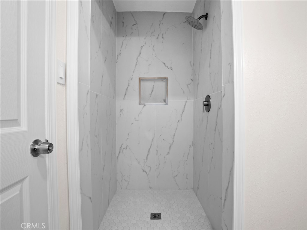 2422 N Forest Property Photo 12