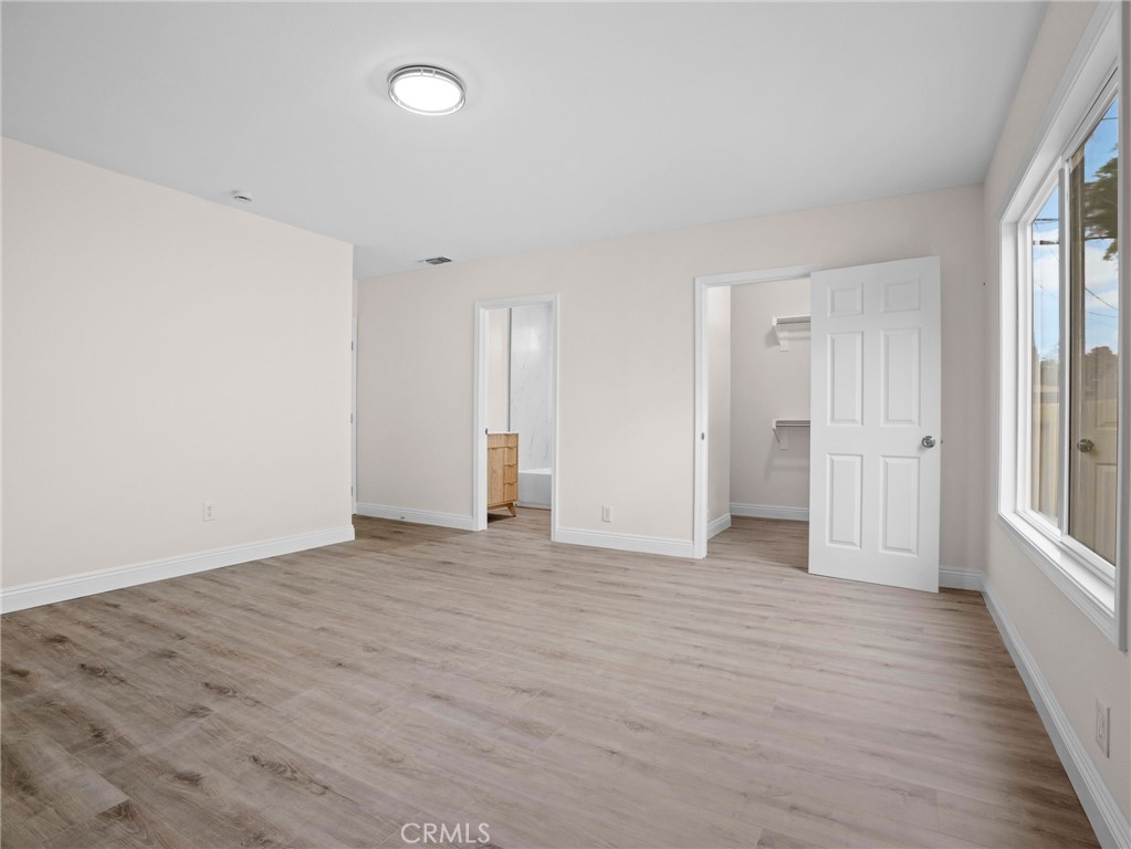 2422 N Forest Property Photo 16