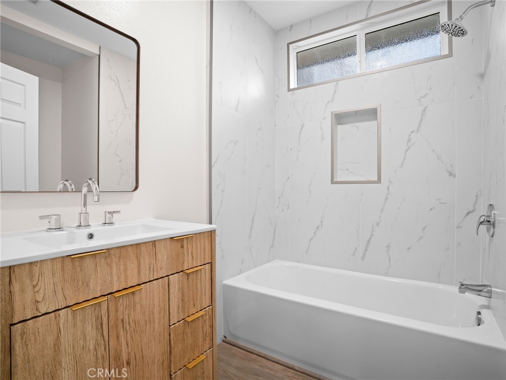 2422 N Forest Property Photo 18