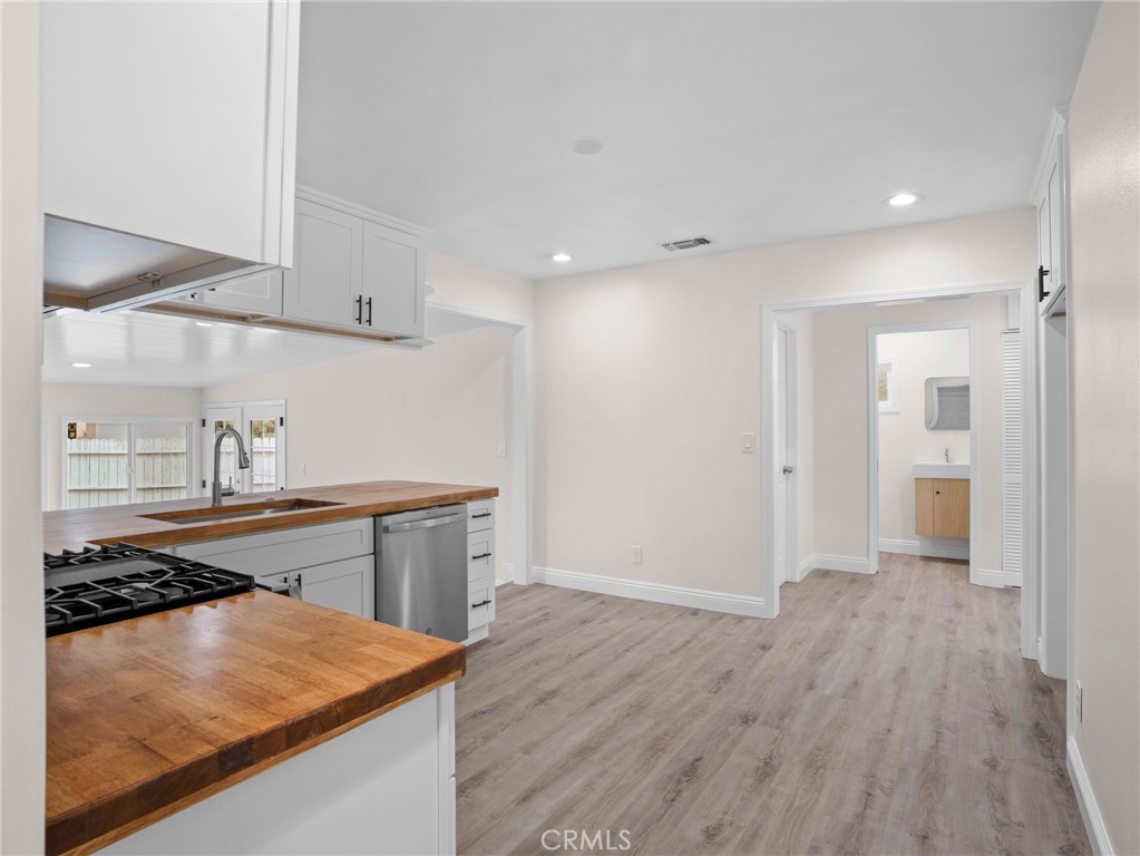 2422 N Forest Property Photo 25