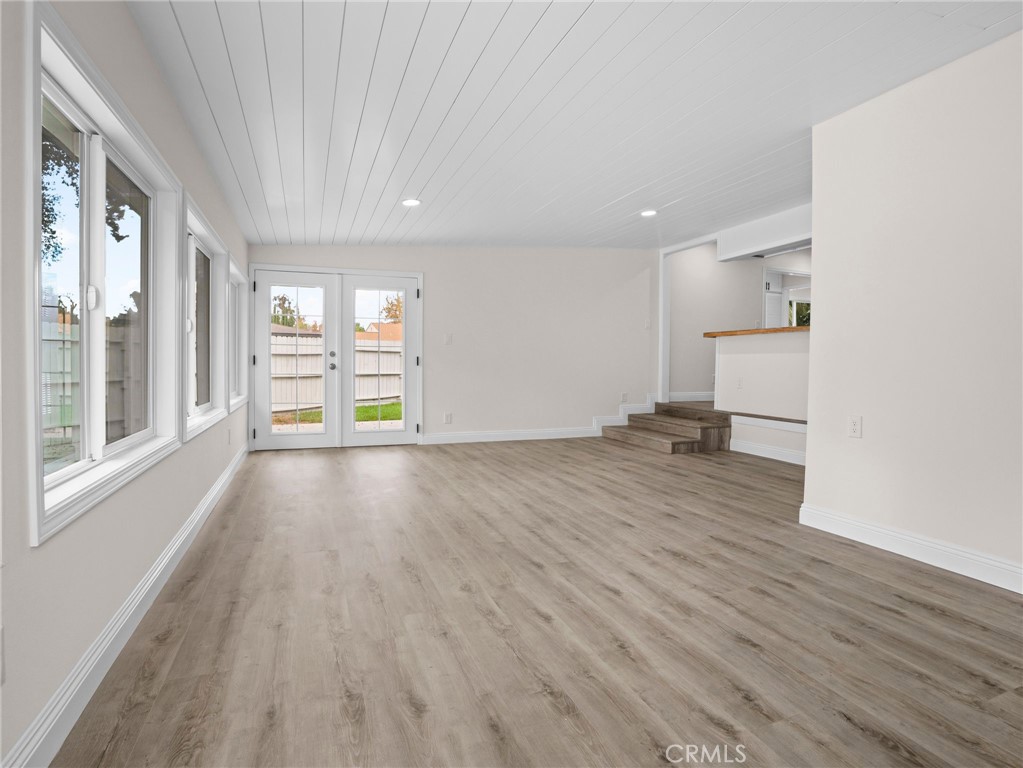 2422 N Forest Property Photo 29