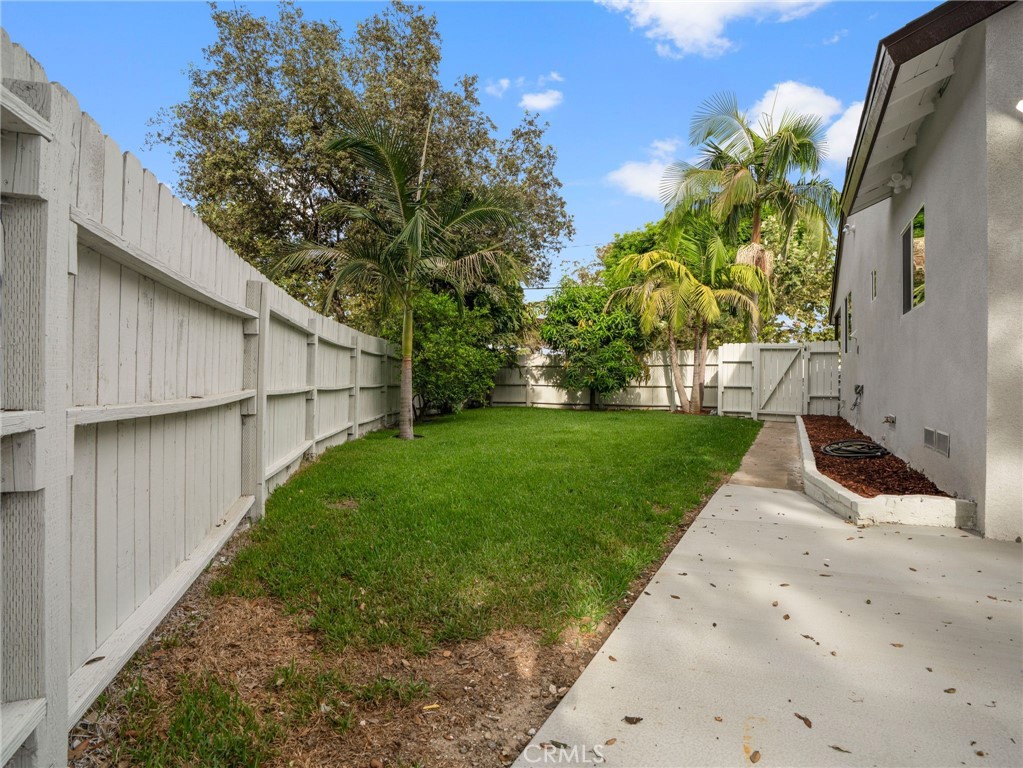 2422 N Forest Property Photo 32