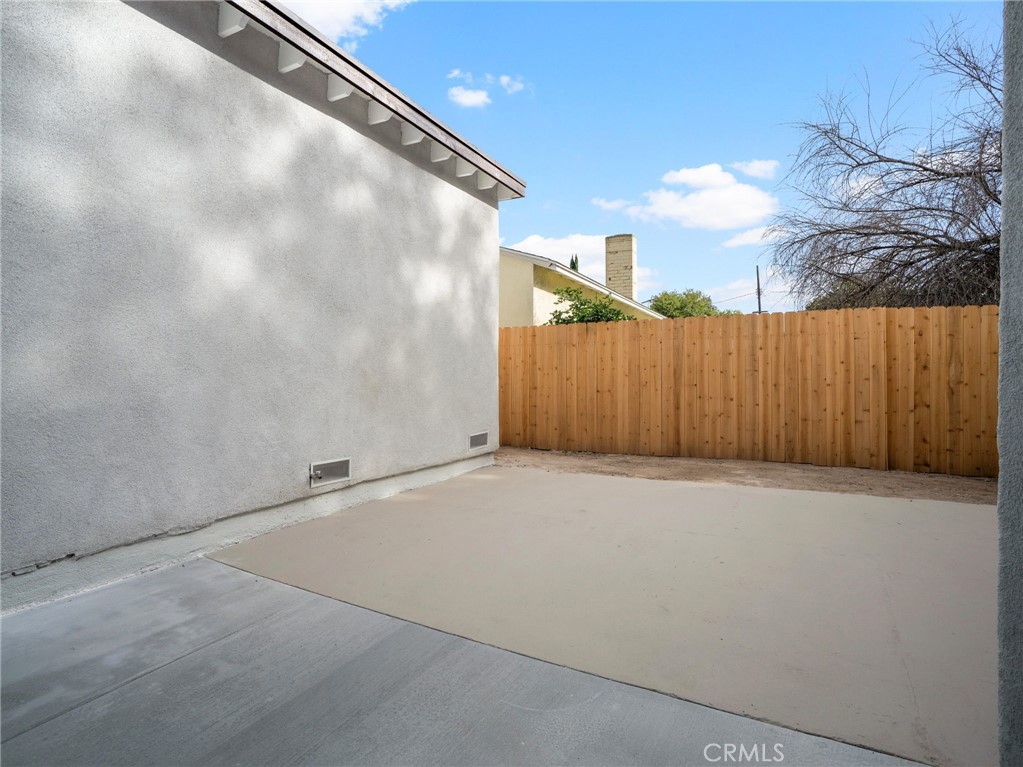 2422 N Forest Property Photo 33