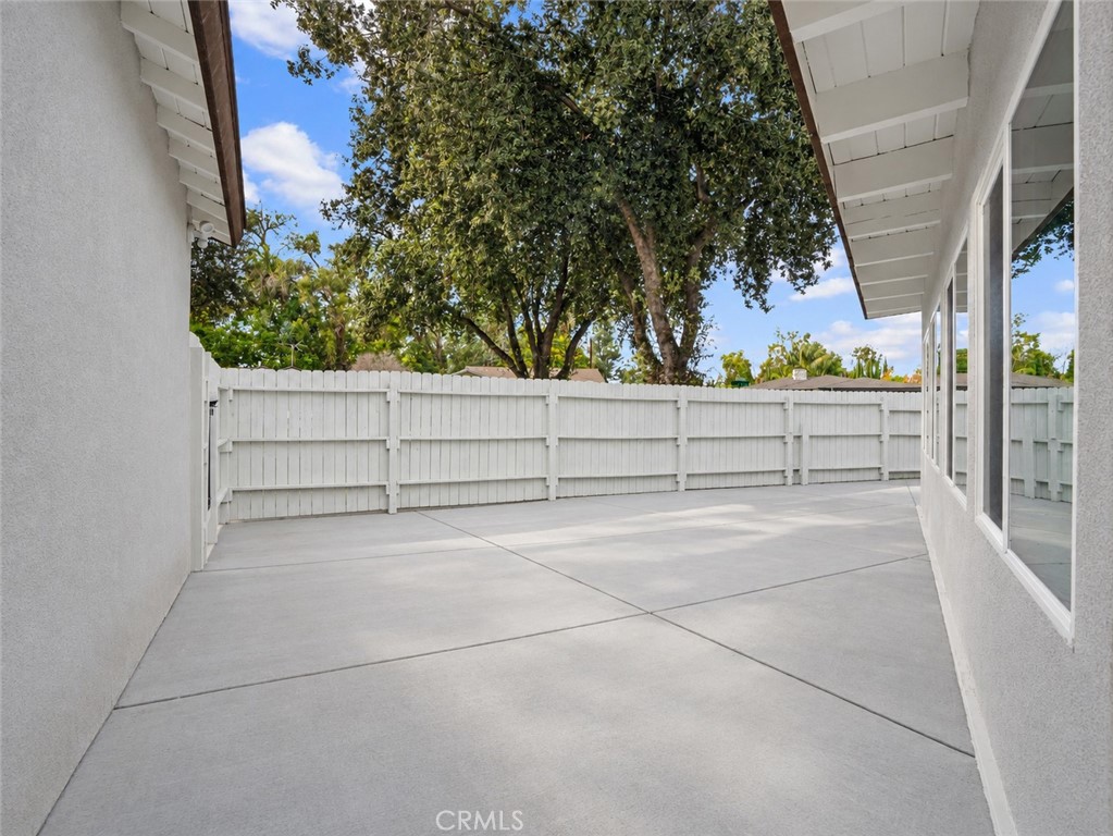 2422 N Forest Property Photo 35