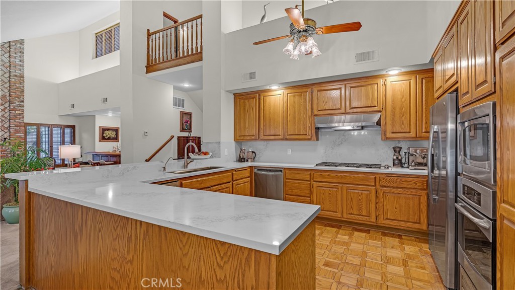 2162 Cumberland Property Photo 6