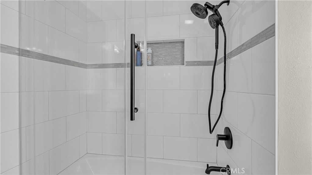 2162 Cumberland Property Photo 18