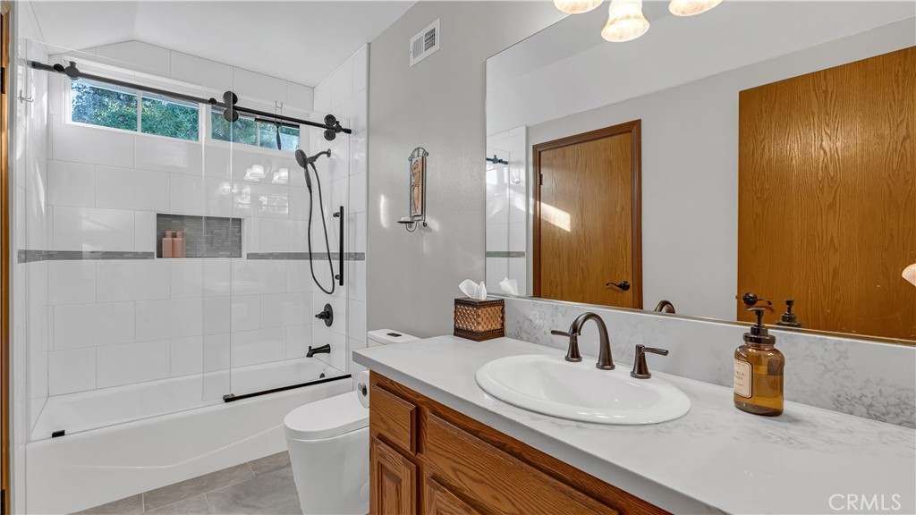 2162 Cumberland Property Photo 25