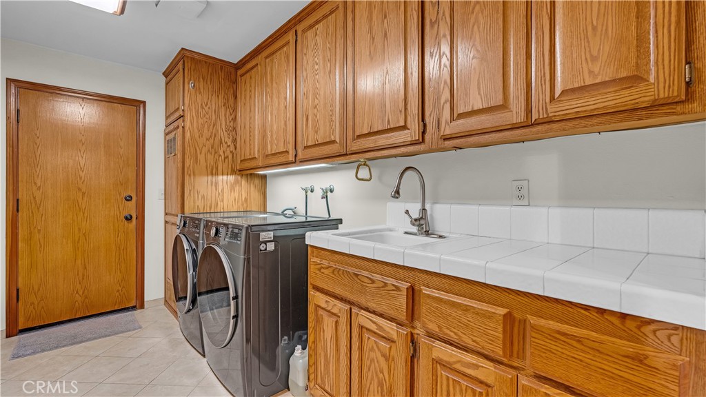 2162 Cumberland Property Photo 28