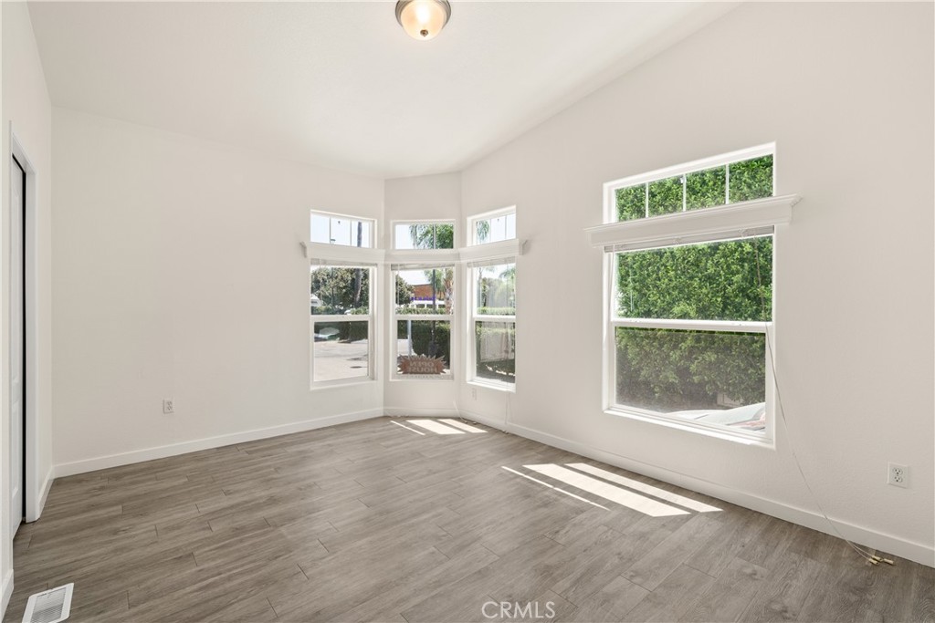 8250 Lankershim Boulevard Space 19 Property Photo 6