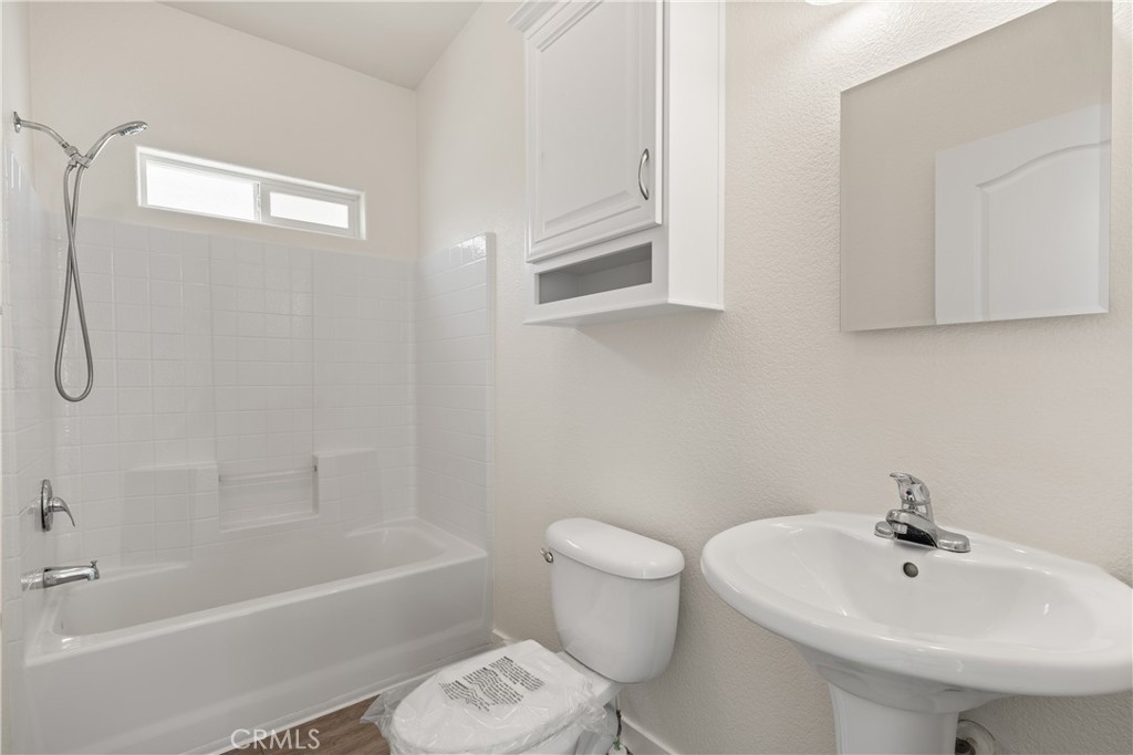 8250 Lankershim Boulevard Space 19 Property Photo 9
