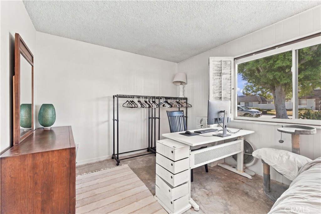 1340 Victoria J Property Photo 4