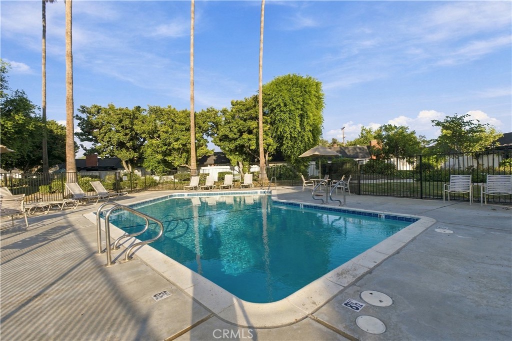 1340 Victoria J Property Photo 17
