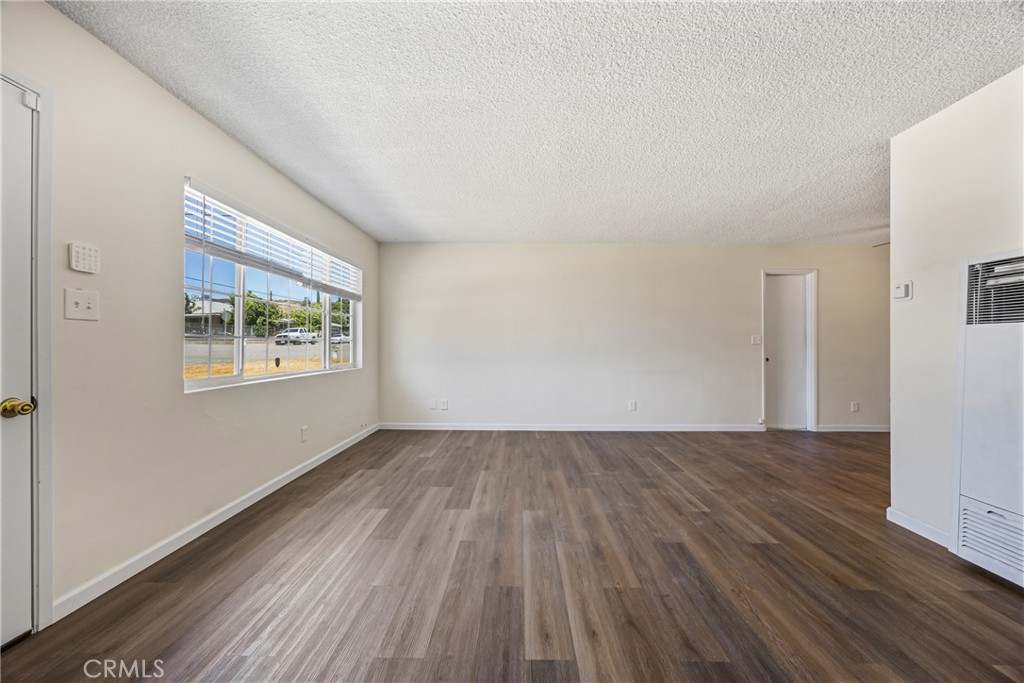 574 N 6th Street Property Photo 4