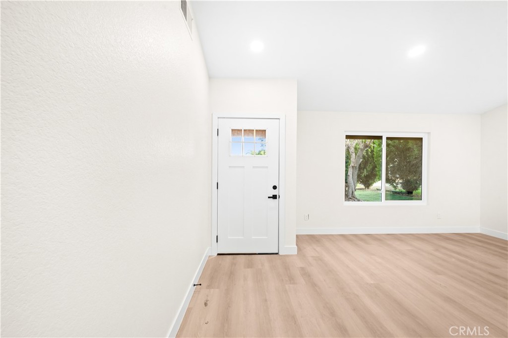 1266 Lorraine Property Photo 5