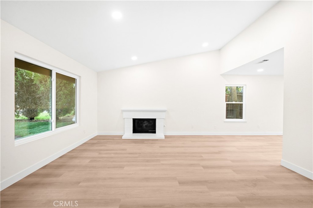 1266 Lorraine Property Photo 7