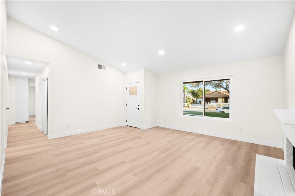 1266 Lorraine Property Photo 8