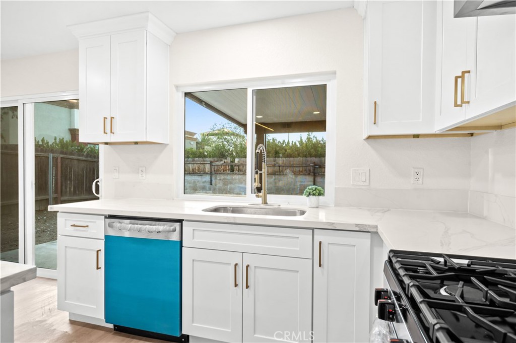 1266 Lorraine Property Photo 16