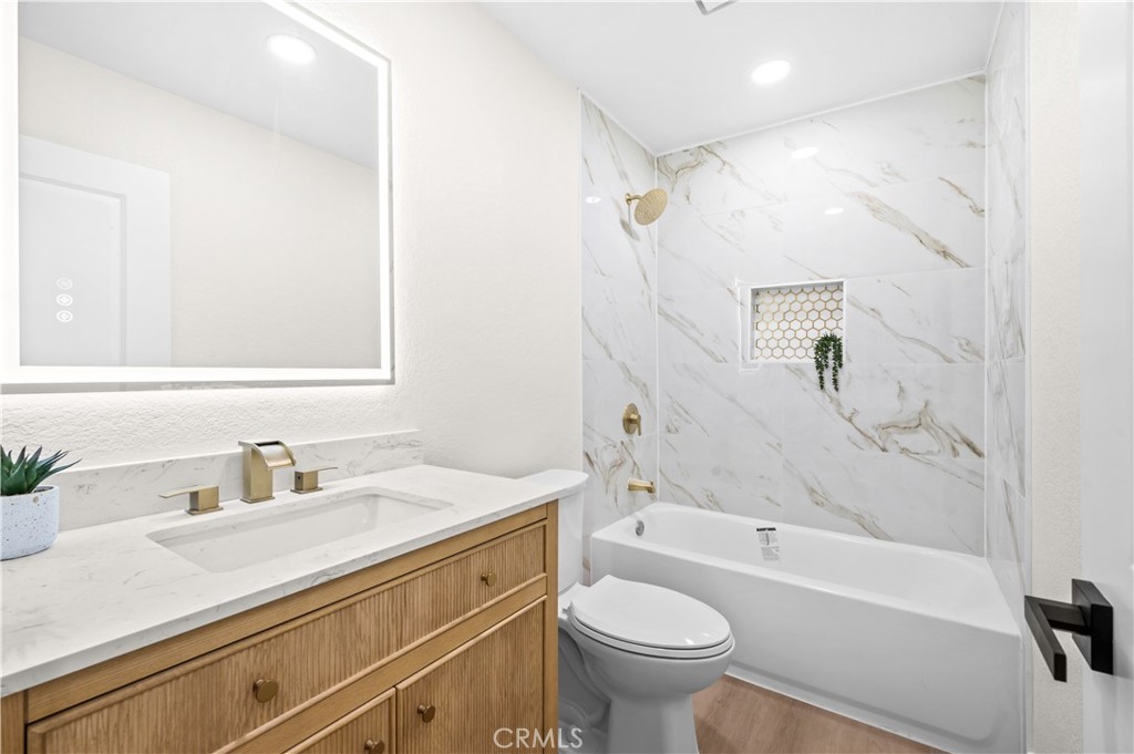 1266 Lorraine Property Photo 33