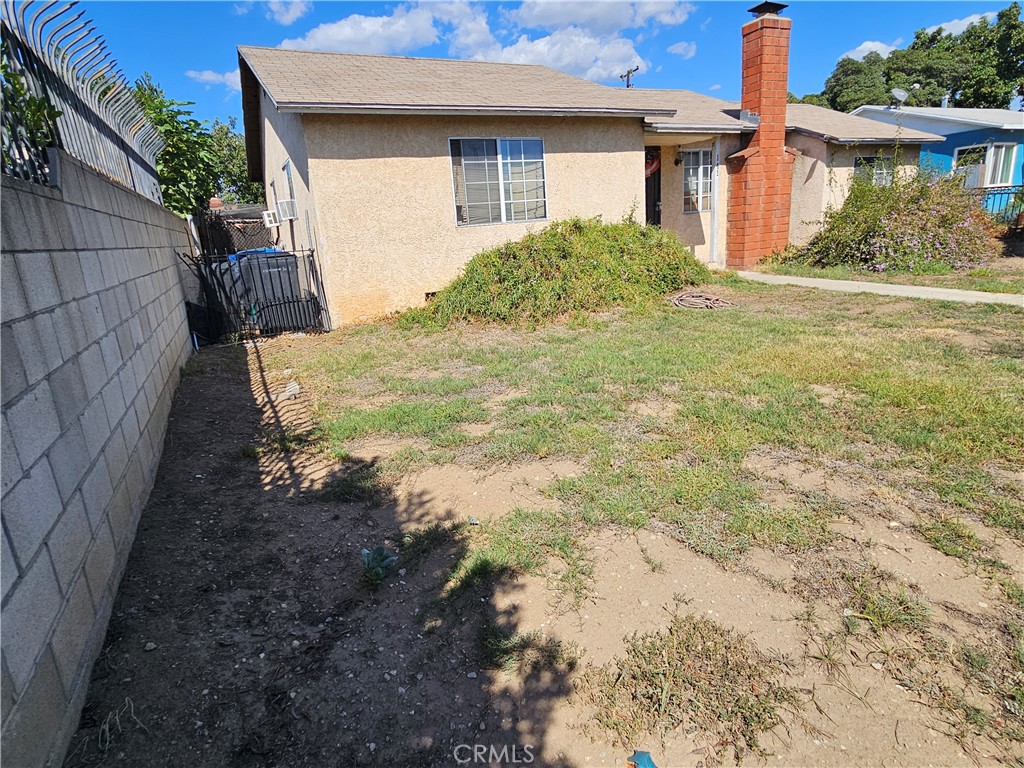 141 E Magnolia Property Photo 4