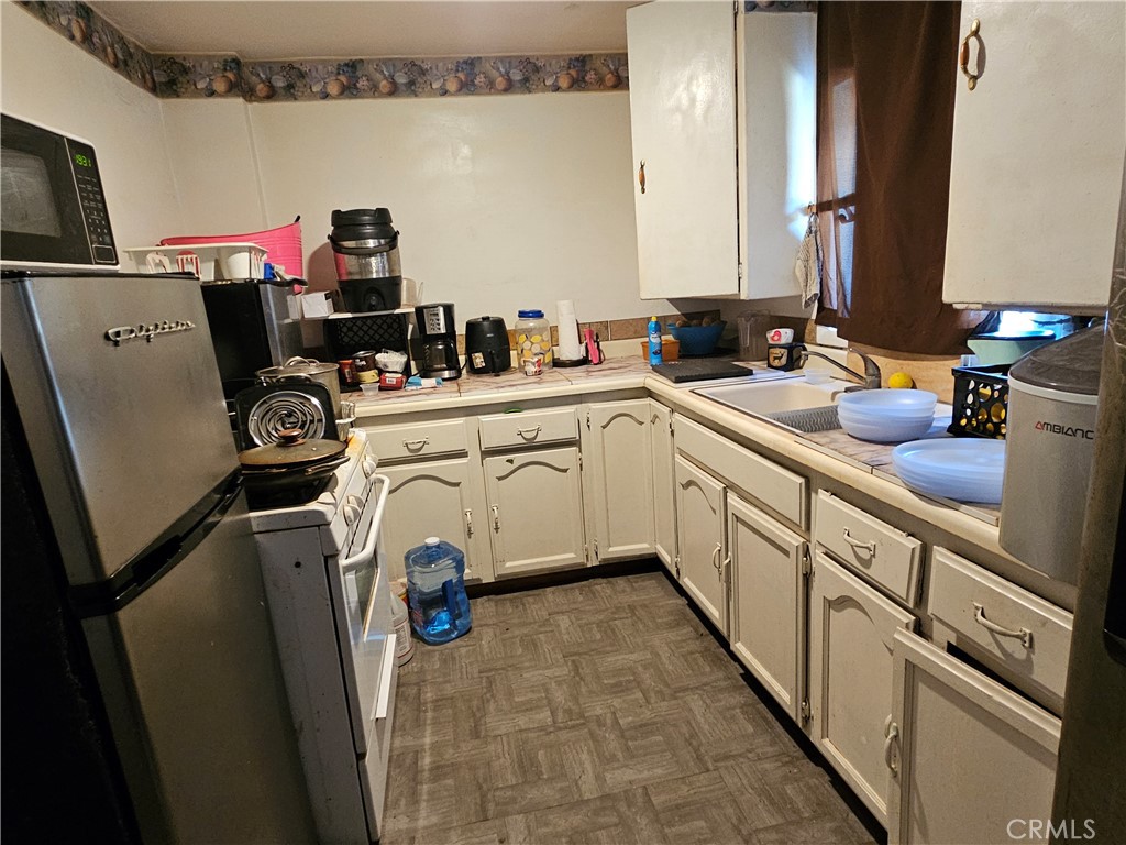 141 E Magnolia Property Photo 7