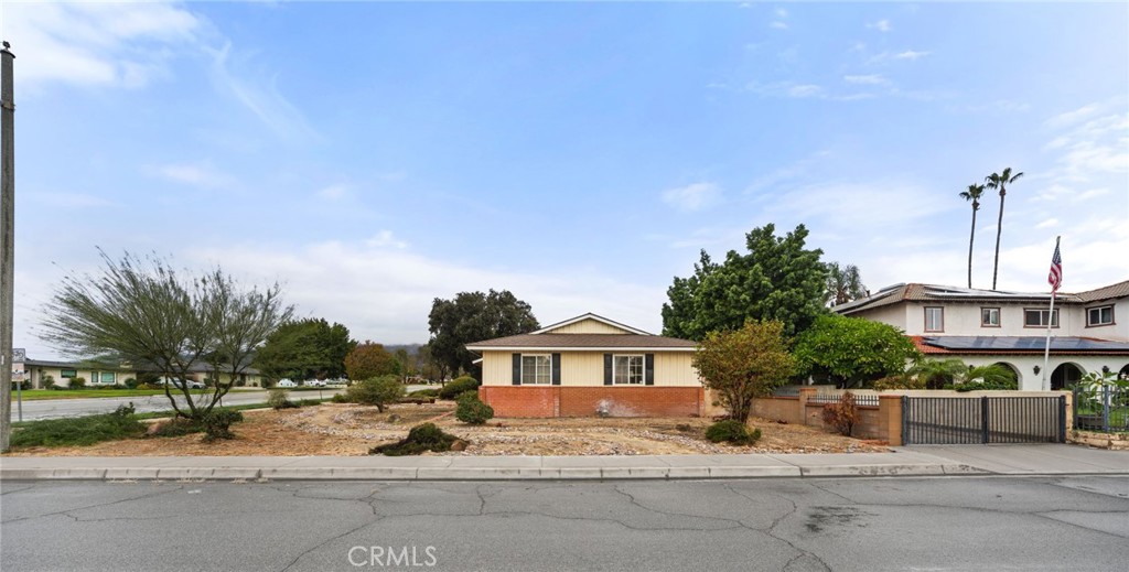 3883 Valencia Avenue Property Photo 3
