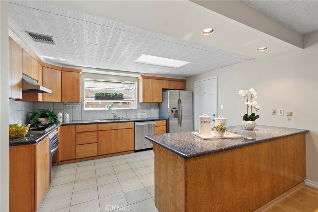 512 Ladera Property Photo 6