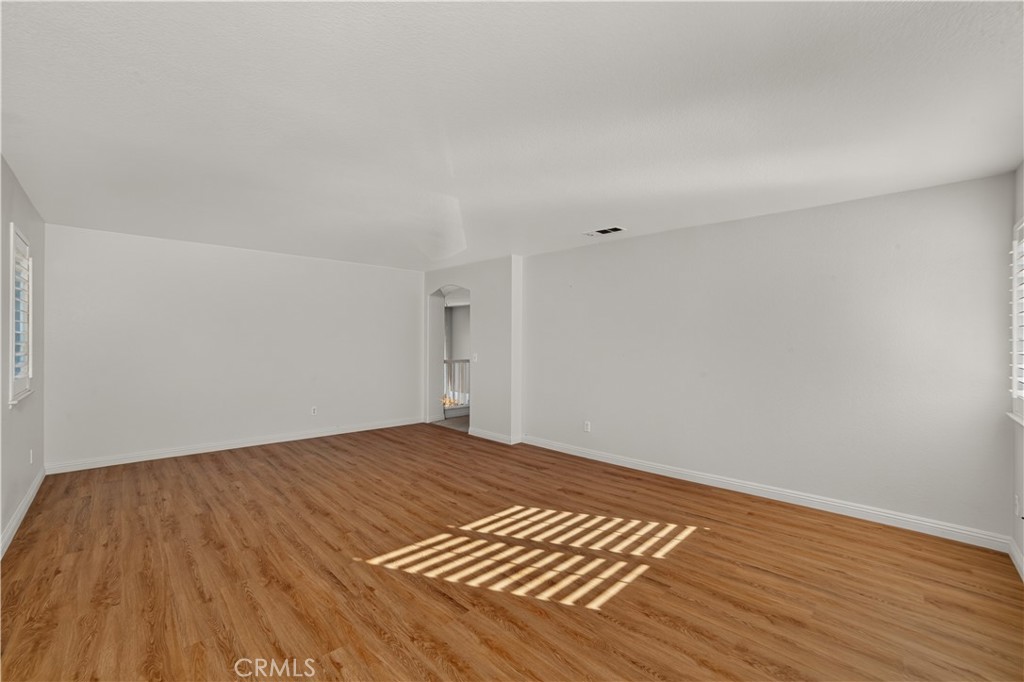 580 E Hazeltine Property Photo 37