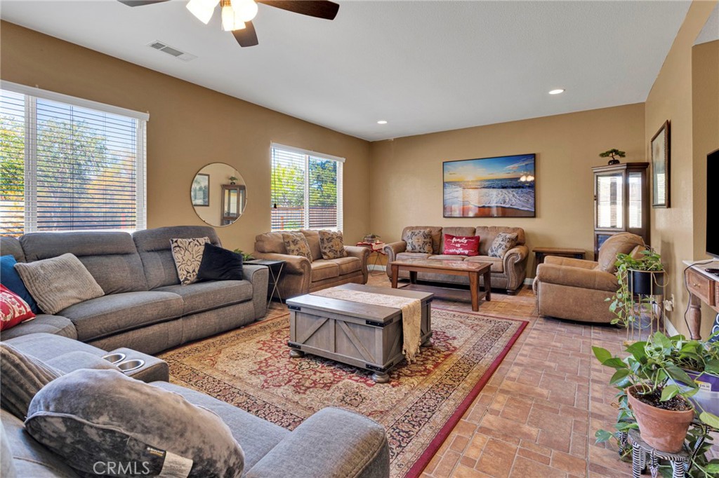 9274 Begonia Avenue Property Photo 11