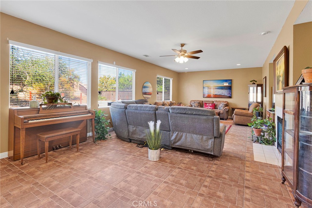 9274 Begonia Avenue Property Photo 13