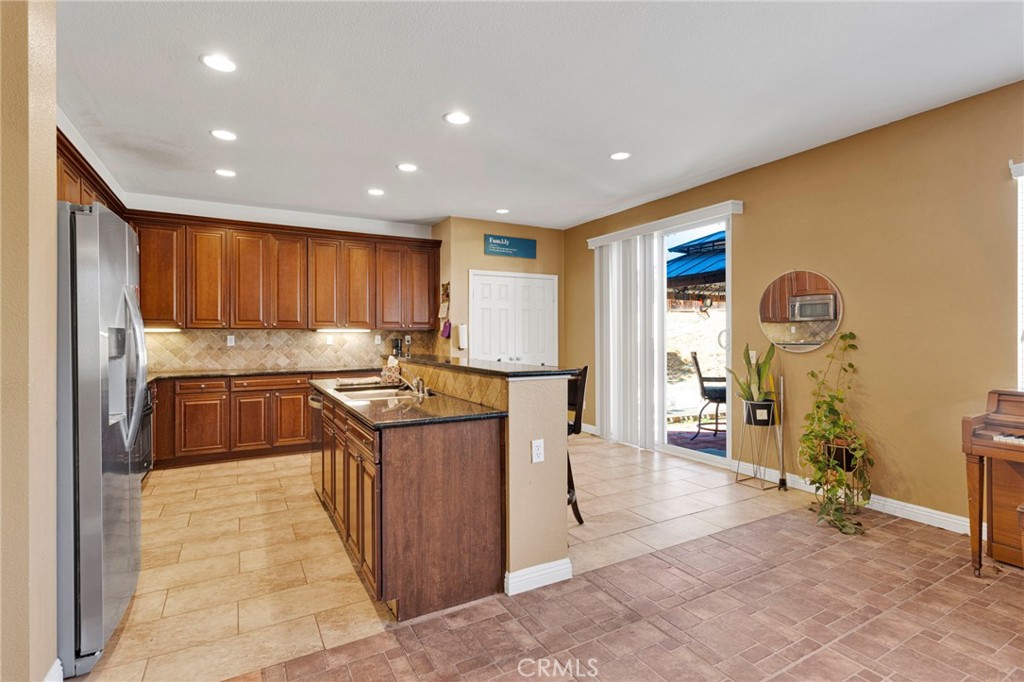 9274 Begonia Avenue Property Photo 14