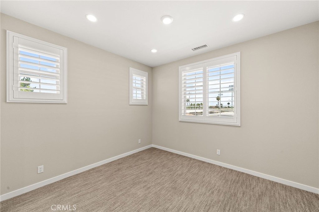 10832 Flora Property Photo 27
