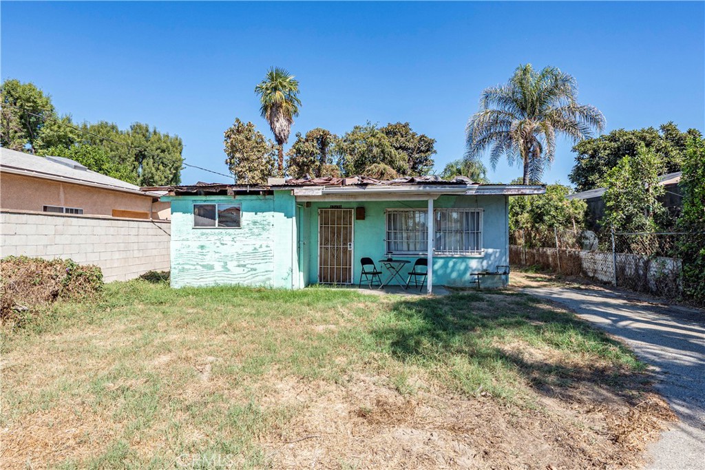 12439 Dahlia Avenue Property Photo 5